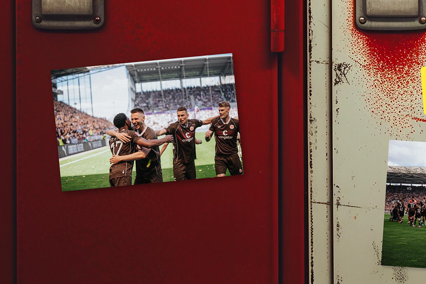 Detailaufnahme Spind mit verschiedenen Aufklebern: FC St. Pauli, visuellverstehen, Fotos, Sprüche